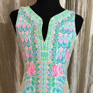Lilly Pulitzer  Floral Dress Size 4 has stretch. NO OFFERS